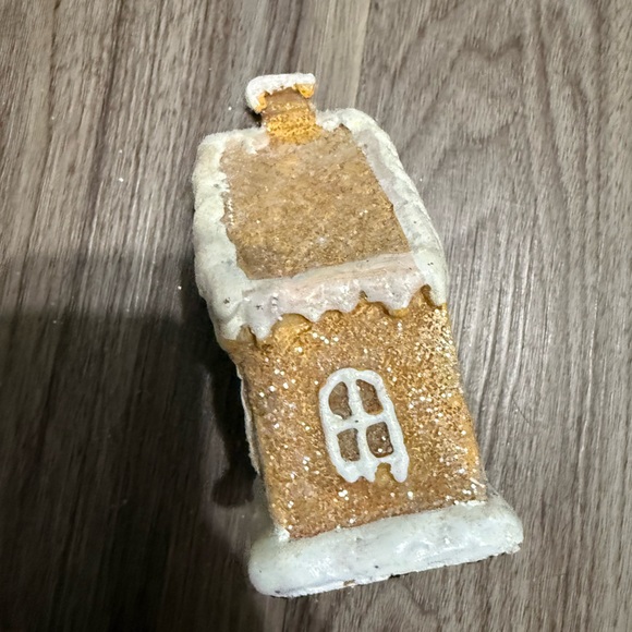 Festive Gingerbread Christmas Village Set - Picture 16 of 16